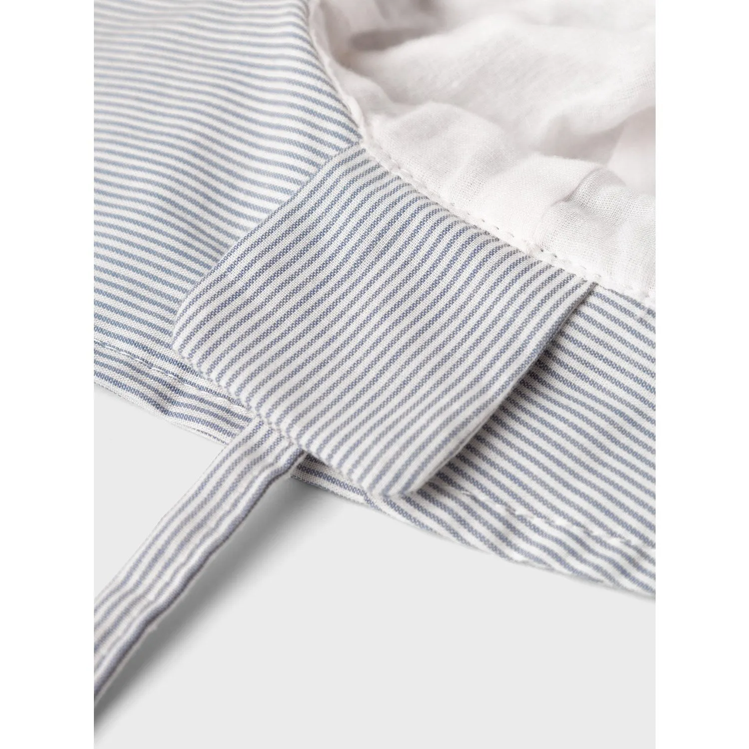 이름을 Chambray Blue Hiline Sunhat으로 지정합니다.