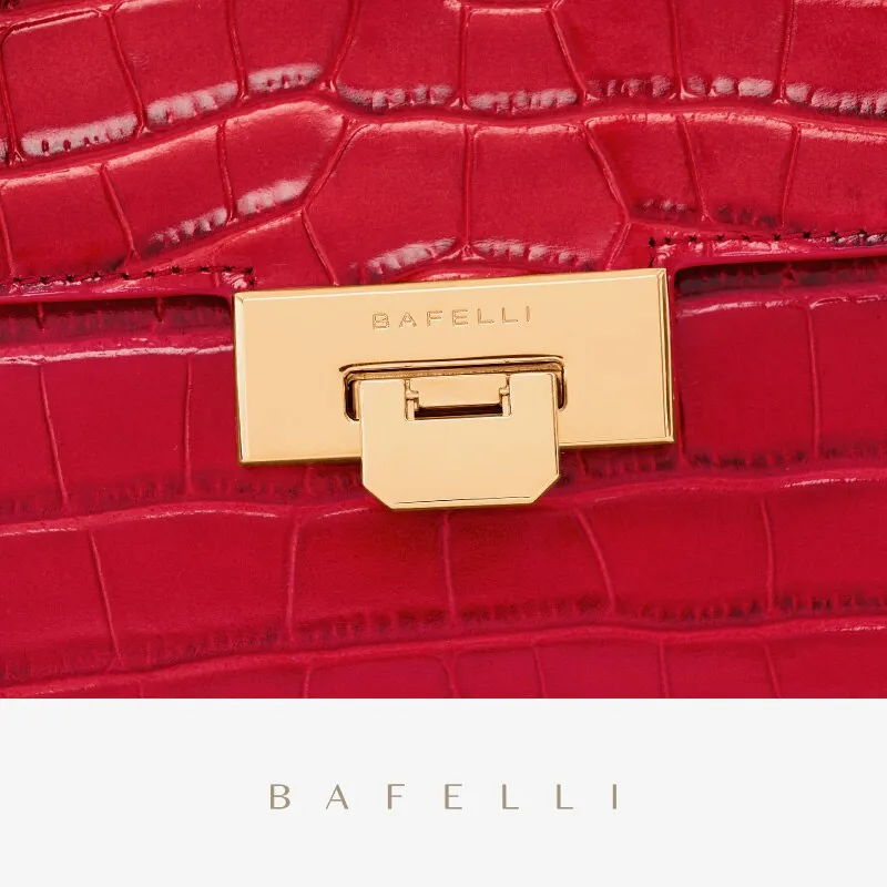 BAFELLI DESIGNER HANDBAGS 2021 NEW ONE-SHOULDER MESSENGER HANDBAGS CHAIN SMALL SQUARE BAG FASHION BAGUETTE BAG