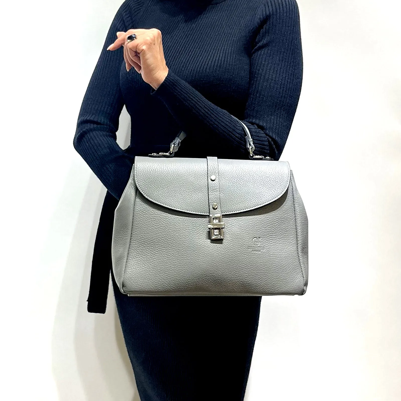 Clara Satchel