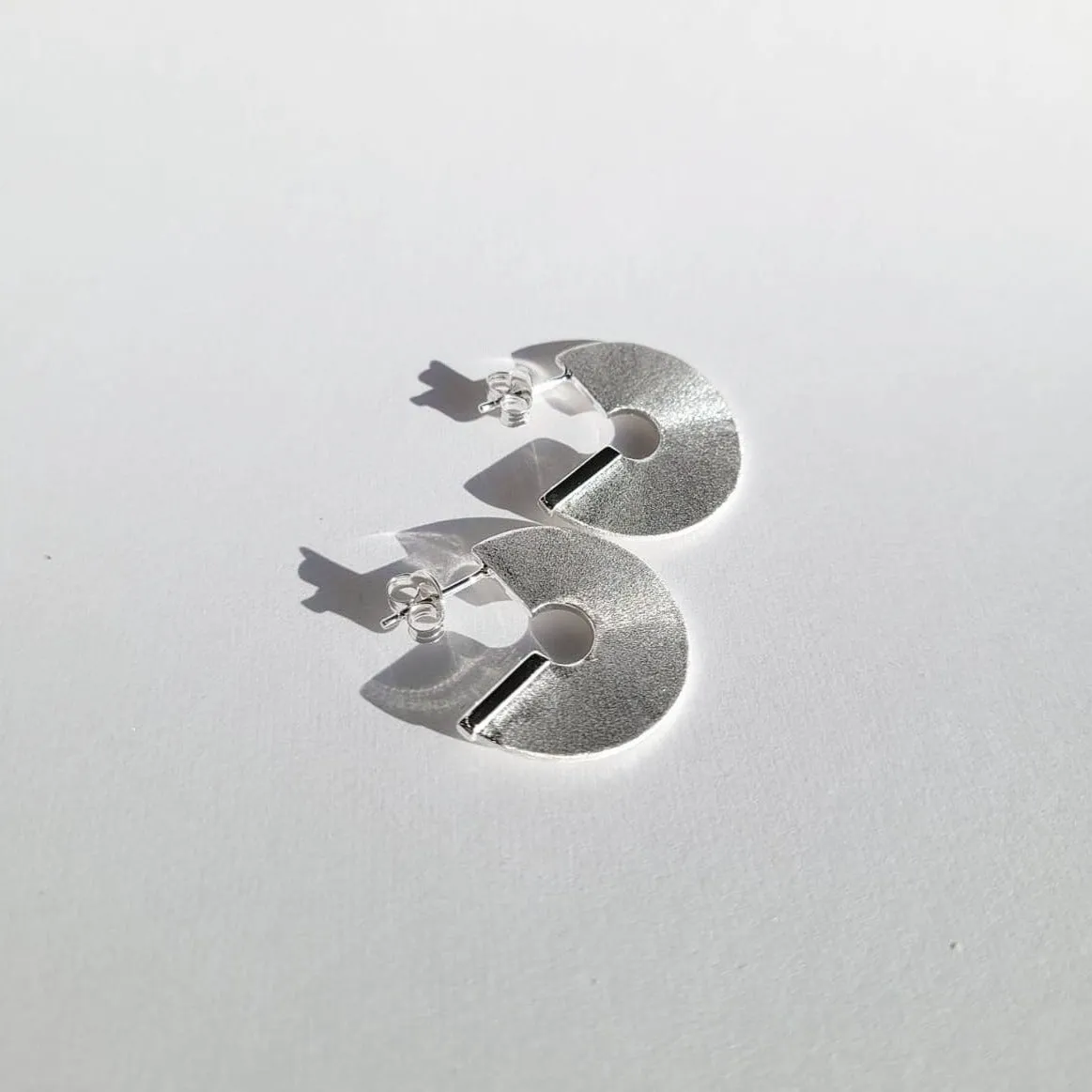 Leva Gold Earrings