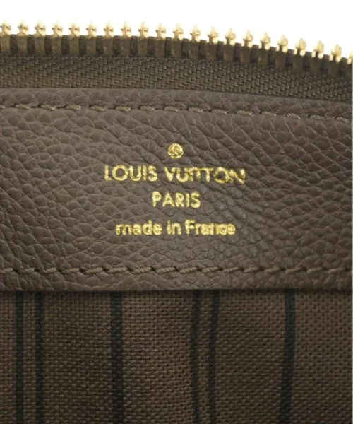LOUIS VUITTON Clutches