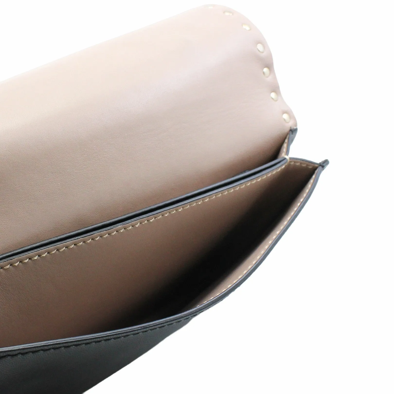 Rockstud Flap Clutch Leather Black GHW