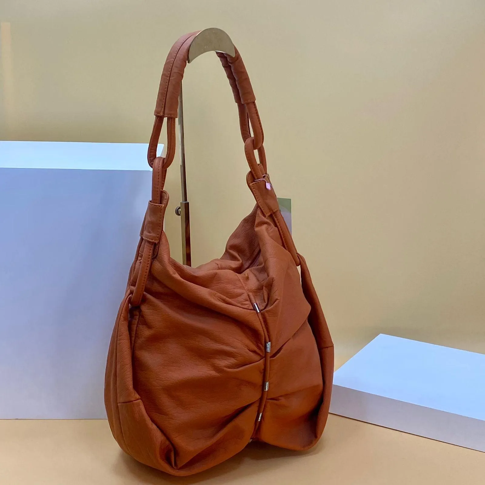 WOMEN HANDBAGS B136
